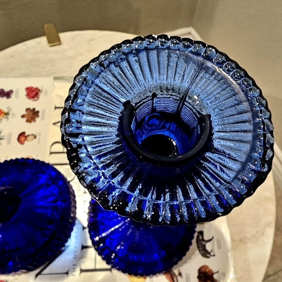 Cobalt blue vintage glass Candlestick Holder - Picture 10 of 11